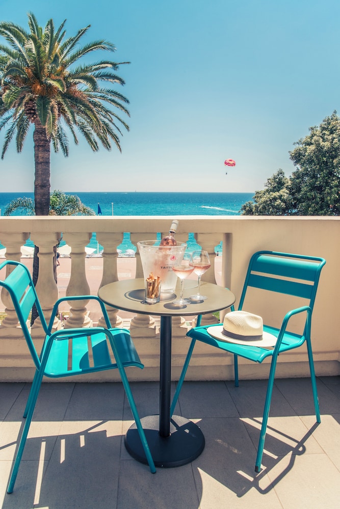 Superior Room, Balcony, Sea View - Photo 6