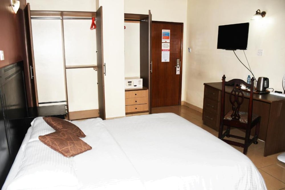 Double Room - Photo 6
