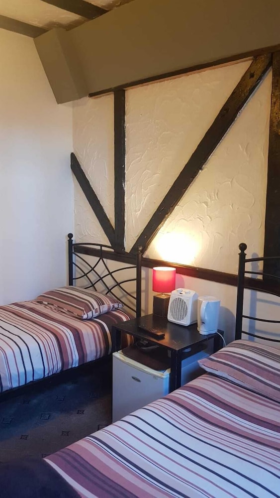 Triple Room, Ensuite photo 2