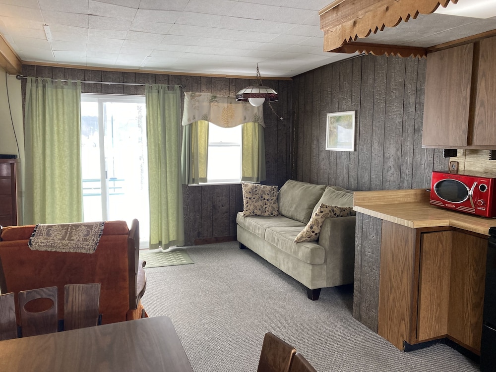 Deluxe Studio Suite photo 2