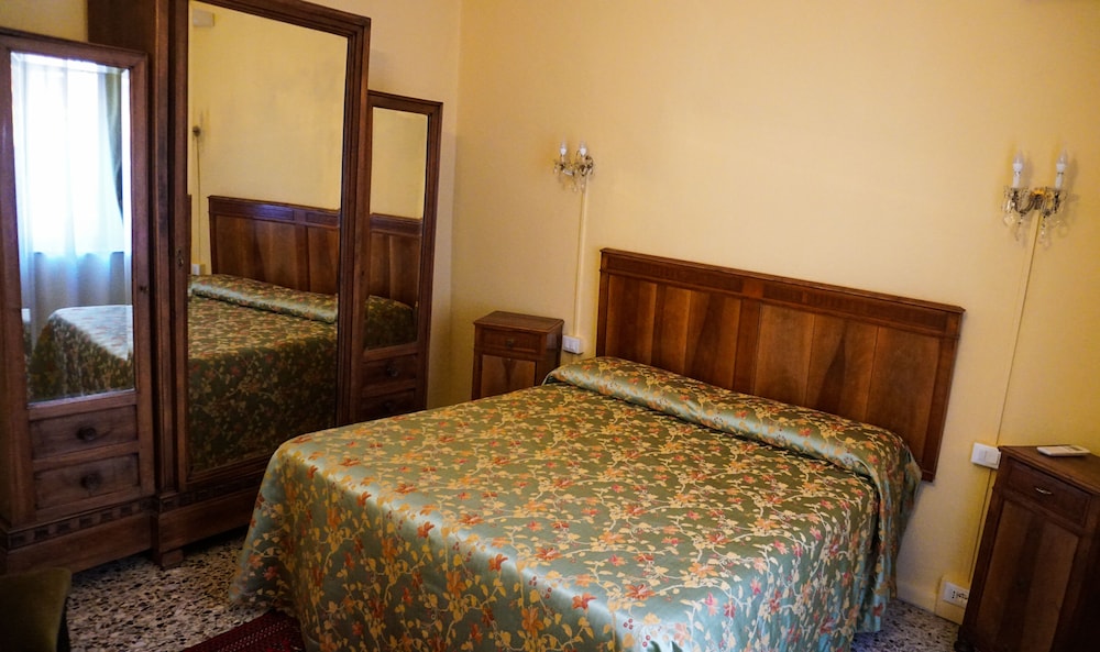 Traditional Triple Room photo 1
