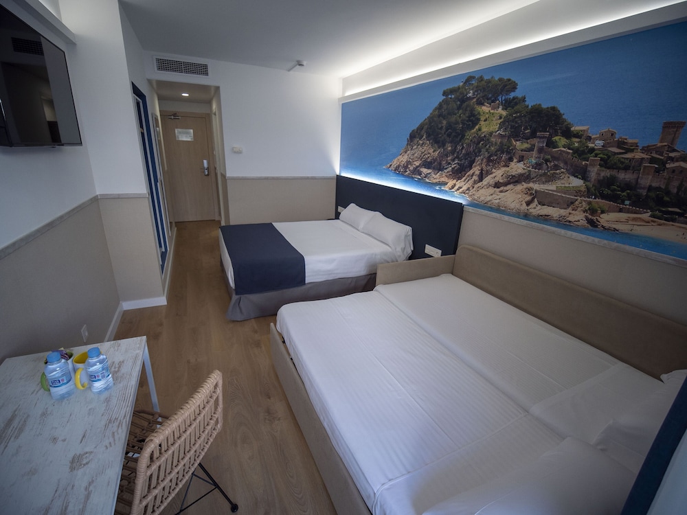Superior Quadruple Room (4 Adults)