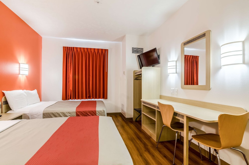 Standard Room, 2 Double Beds, Non Smoking - Photo 2
