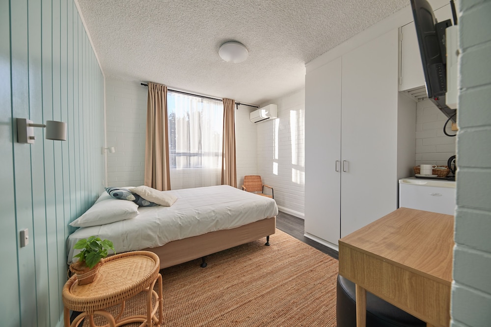 Standard Double Room, 1 Queen Bed