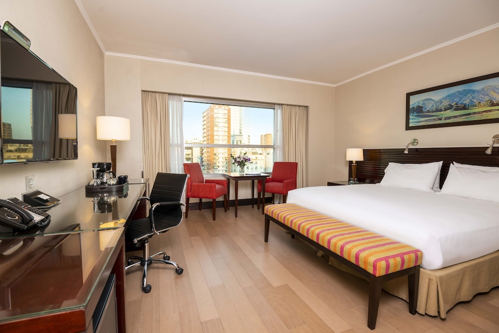 Deluxe Room, 1 Queen Bed photo 1