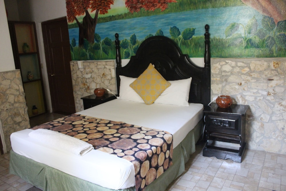 Standard Room, 1 Queen Bed photo 1