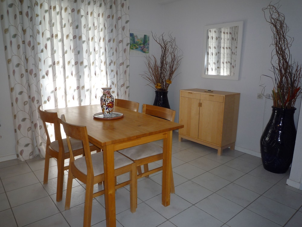House, 2 Bedrooms photo 3