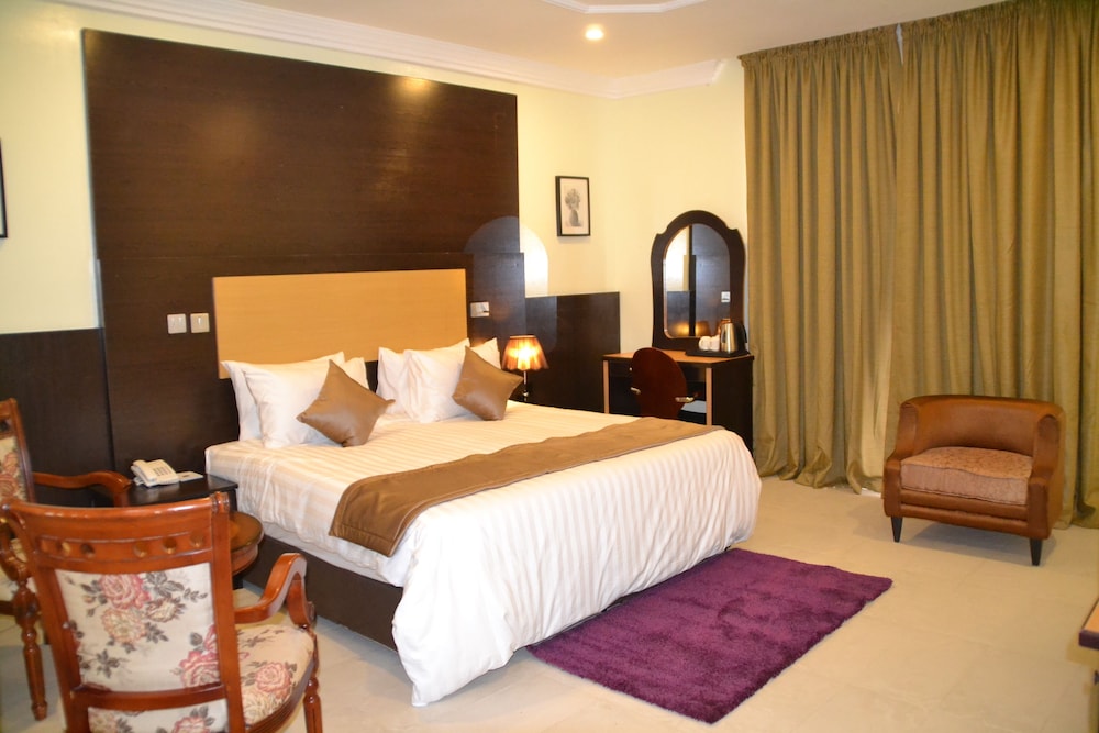 Executive Suite photo 1