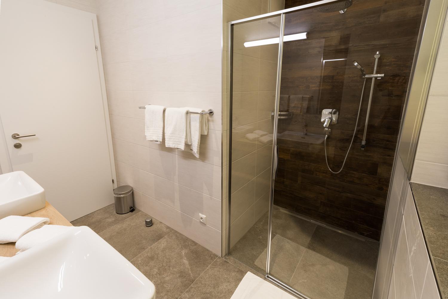 Superior Two-Bedroom Apartment with one Bathroom and additional separate Shower - Upper Floor photo 2