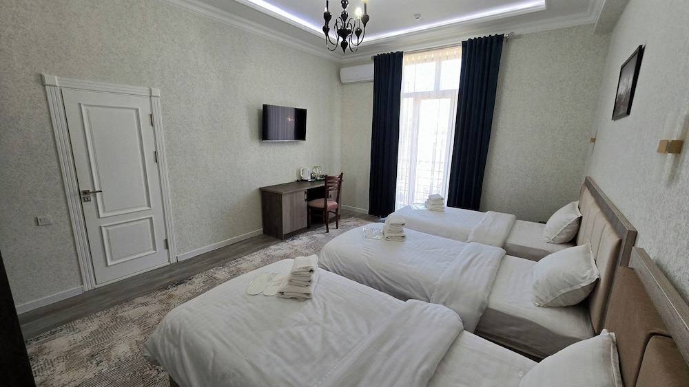 Basic Triple Room, City View photo 1