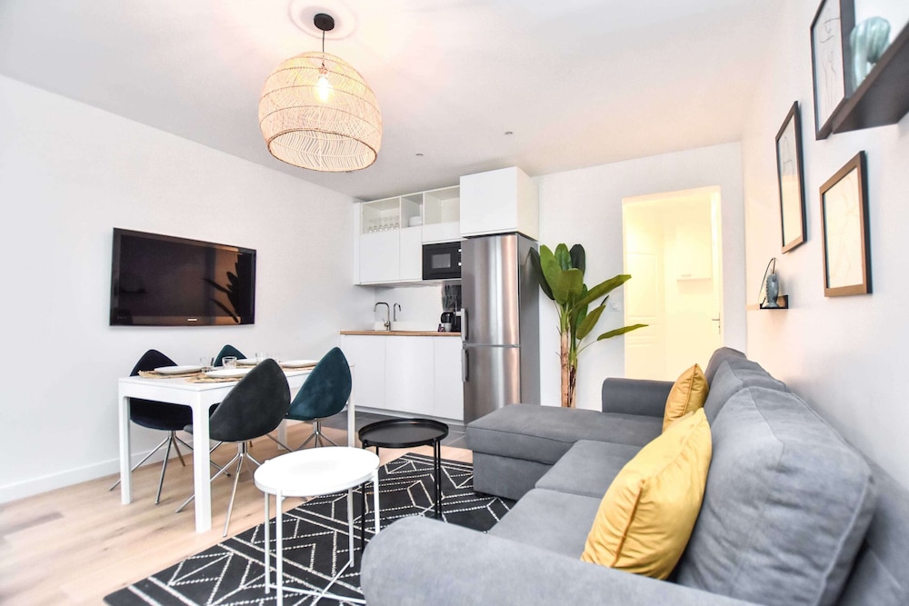 Apartment photo 1