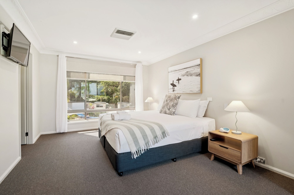 Comfort Apartment, 3 Bedrooms, Partial Ocean View photo 2