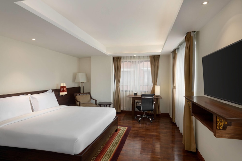 Room, 1 King Bed, Mobility Accessible - Photo 1