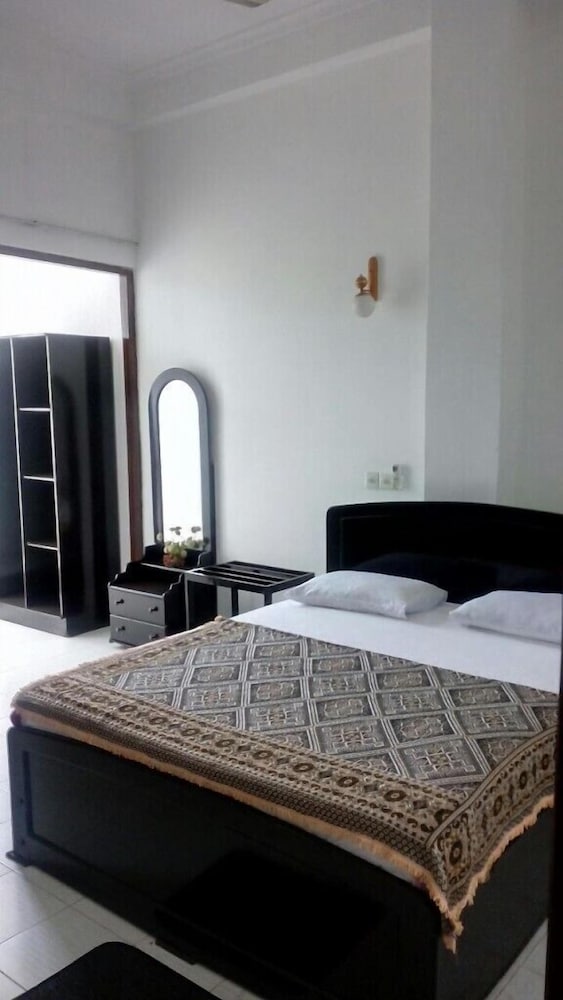 Basic Double Room, 1 Double Bed, Private Bathroom photo 1
