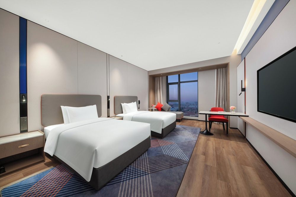 Standard Room, 2 Double Beds (Extra Floor Space High Floor) photo 2
