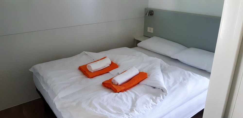Comfort Mobile Home, 2 Bedrooms photo 2