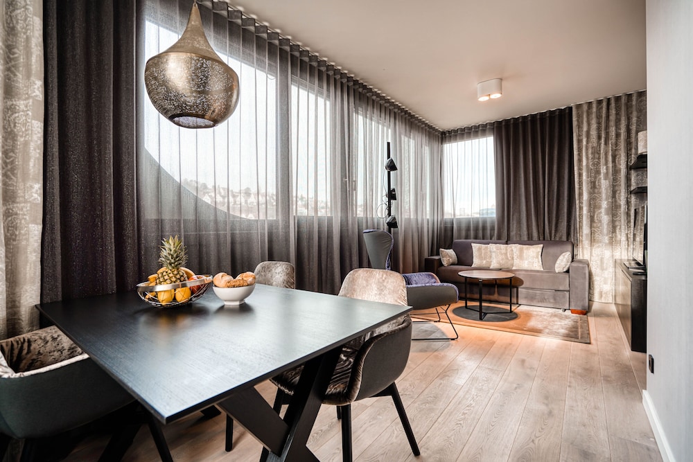 Metropolitan Suite