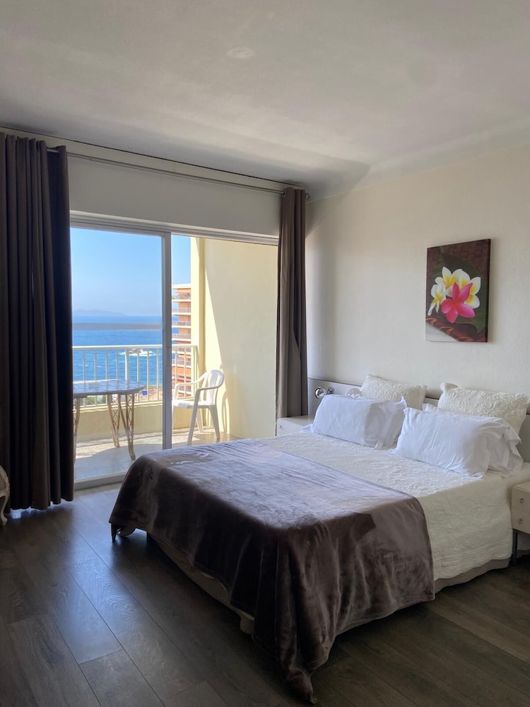 Double Room, Sea View - Photo 10
