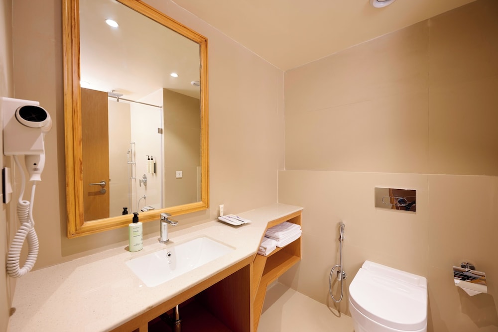 Premium Double With Private Balcony - Photo 3