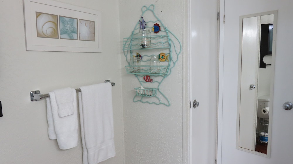 Mobile Home, 2 Bedrooms photo 2
