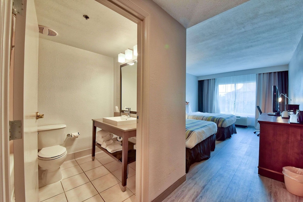 Room, 2 Queen Beds, Non Smoking - Photo 2