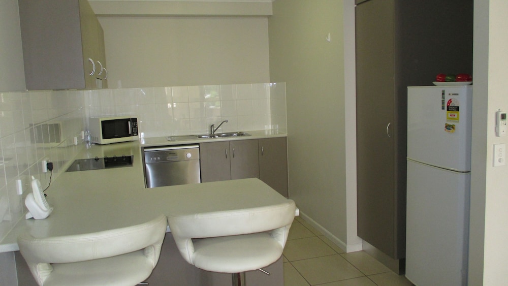 2 Bedroom Apartment with Balcony photo 3