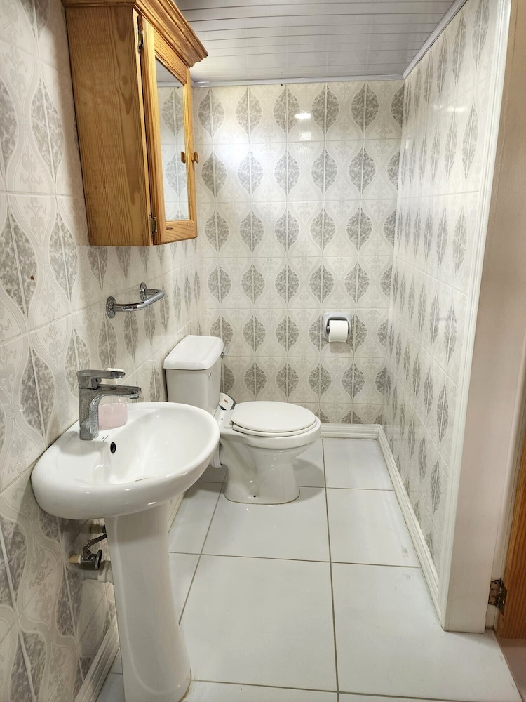 Luxury Apartment, 2 Bedrooms, Patio, Courtyard Area photo 2