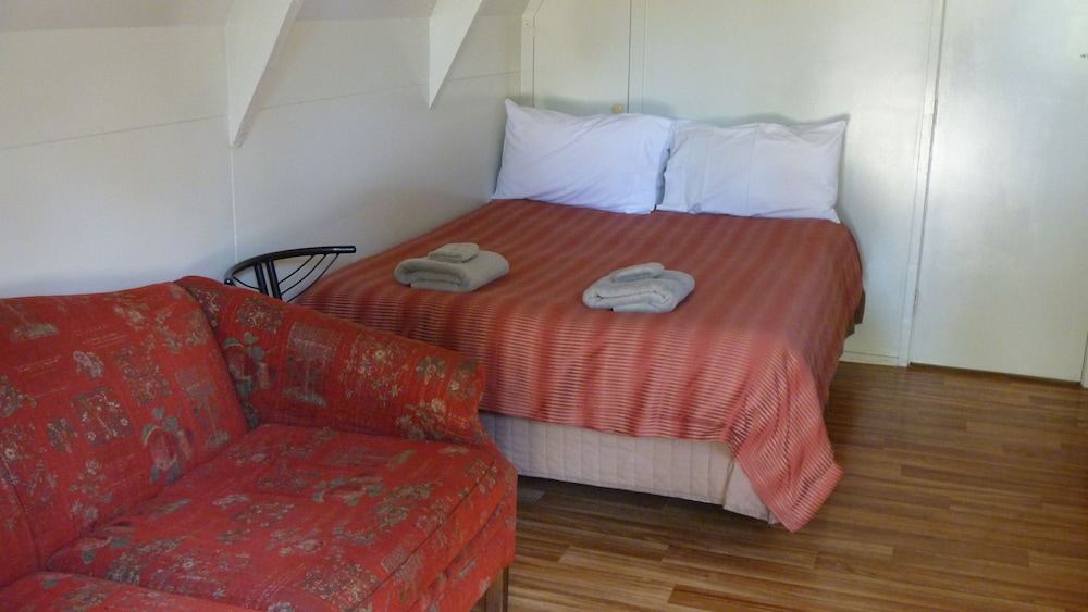 Standard Room, Non Smoking (Ensuite Chalets Sleeps 6) photo 3