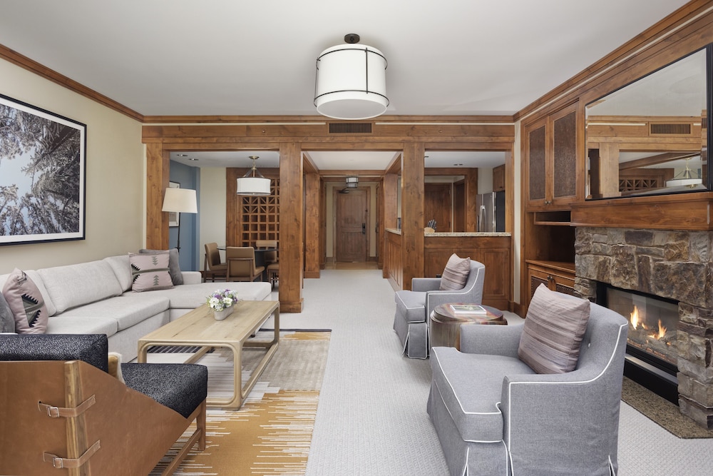 Room, 2 Bedrooms, Non Smoking, Mountain View (Resort Residence 1 King 2 Double) - Photo 5