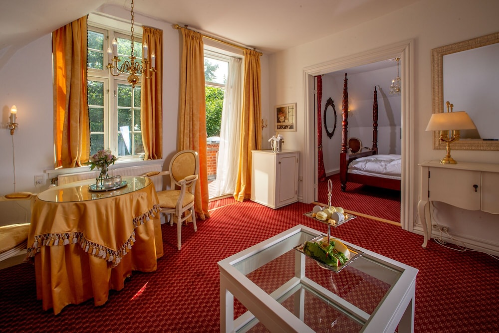 Suite photo 1