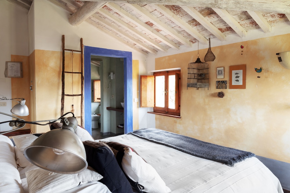 Luxury Suite, 1 King Bed photo 1