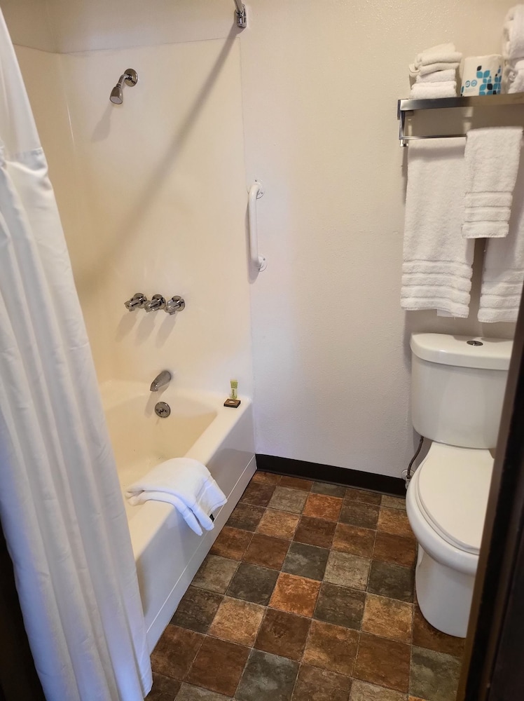 Double Room, Ensuite (UPSTAIRS-NO PETS) photo 2