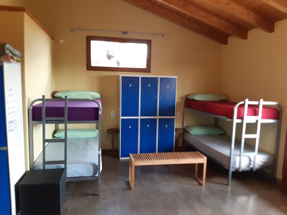 Economy Shared Dormitory, Mixed Dorm, Shared Bathroom photo 3