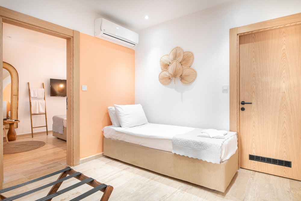 Family Triple Room - Photo 1