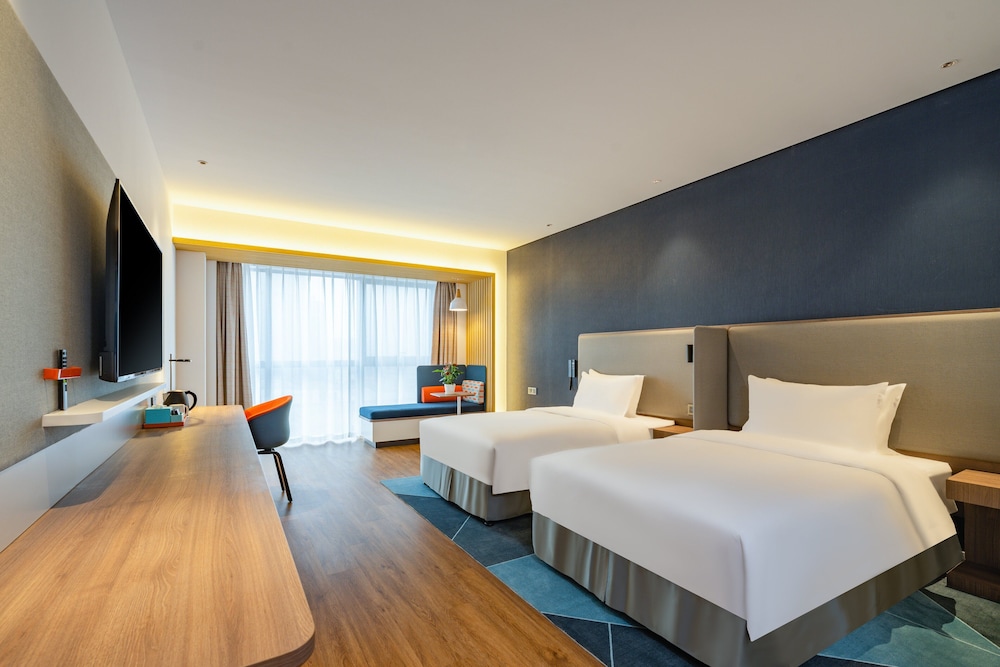 Standard Room, Multiple Beds, City View