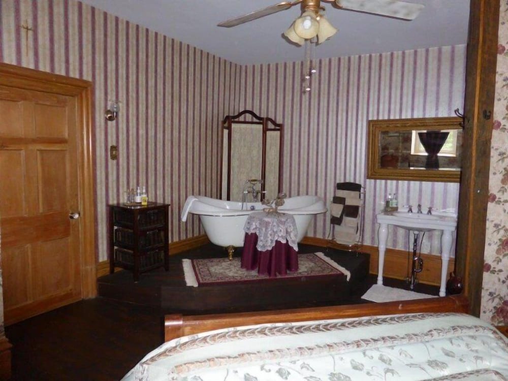 Room, 1 Double Bed, Private Bathroom (Rustique) photo 2