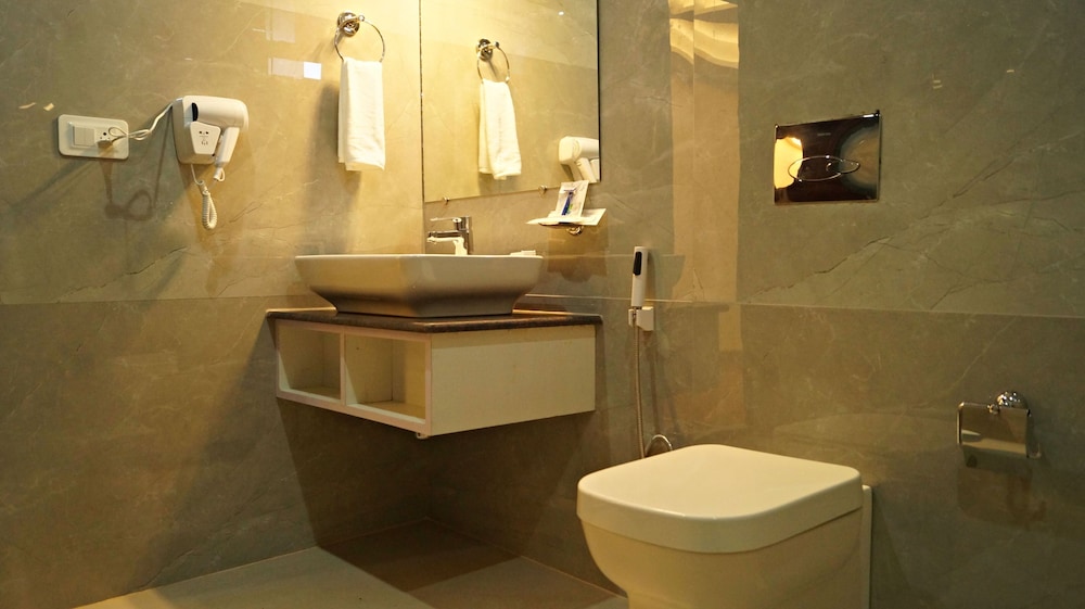 Deluxe Room - Photo 3