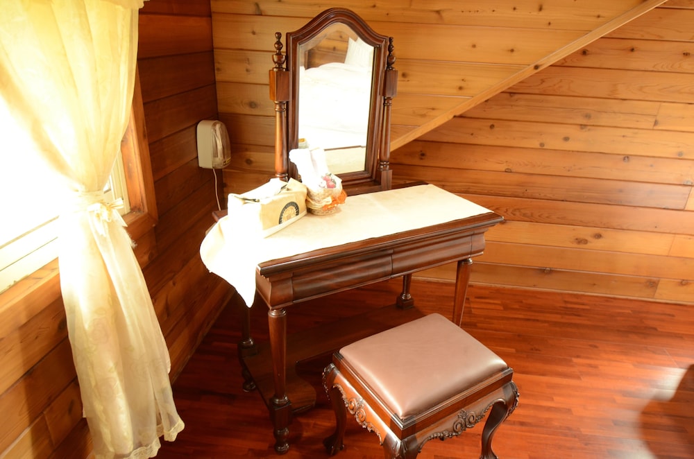 Standard Double Room, Shared Bathroom photo 2