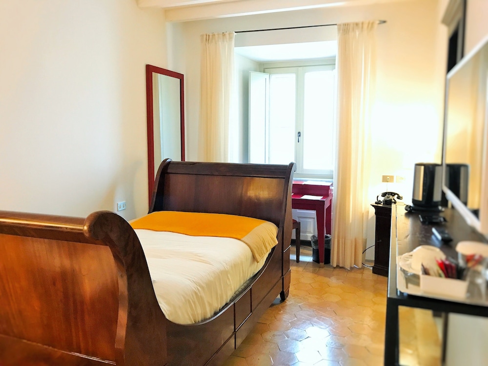 Romantic Single Room