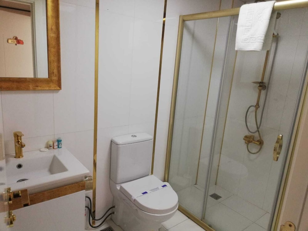 Family Suite, 1 Bedroom, Non Smoking, Garden Area photo 2