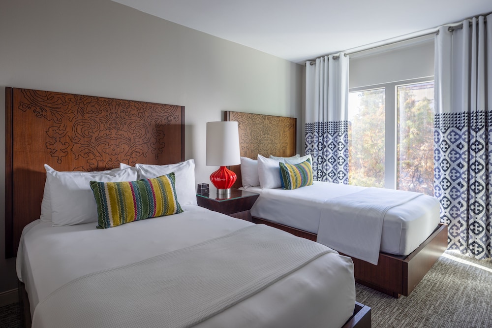 Suite, 2 Double Beds, Non Smoking, River View - Photo 1
