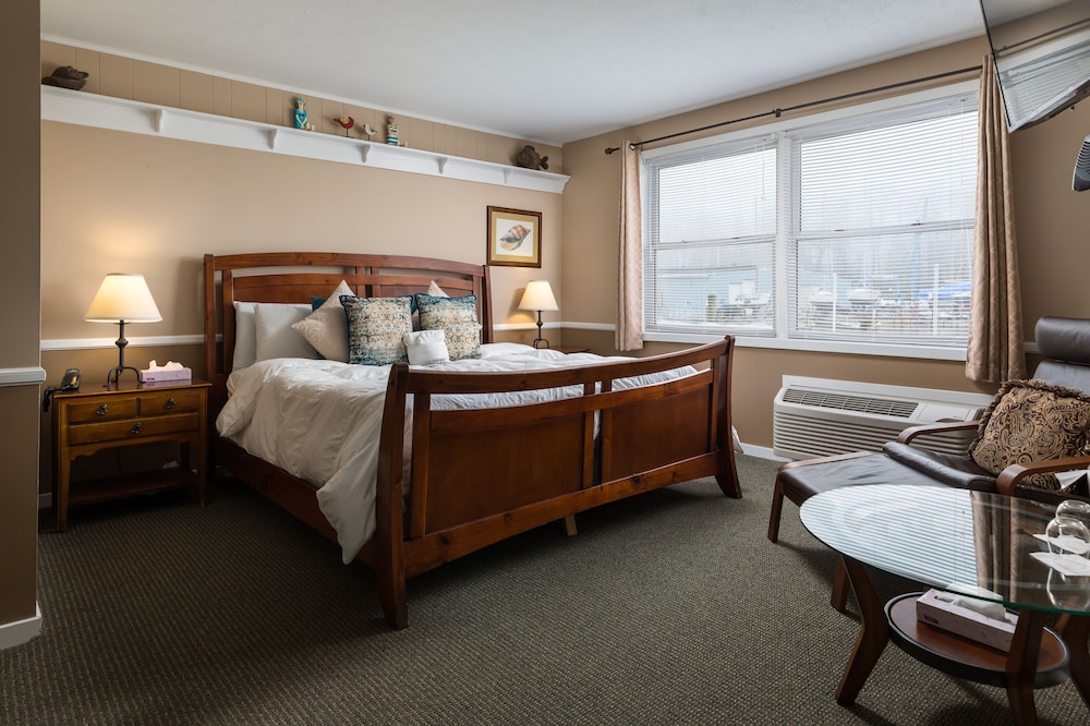 Harbor Landing - 39