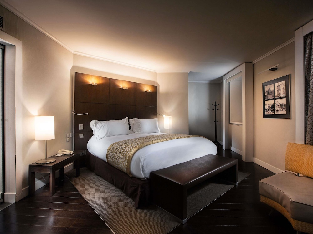 Suite, 1 King Bed (Opera) photo 3