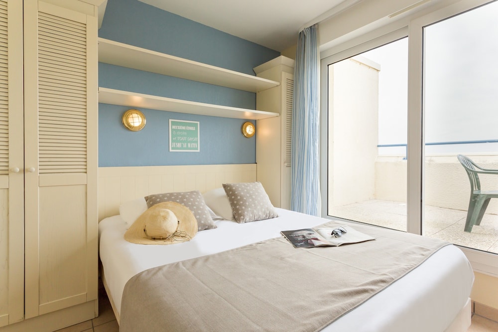Apartment 6 people - 2 bedrooms - Balcony - Sea view photo 2
