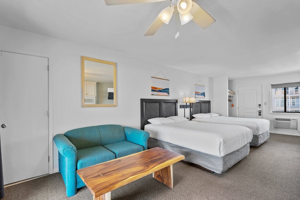 Room, 2 Queen Beds, Ocean View, Oceanfront photo 3