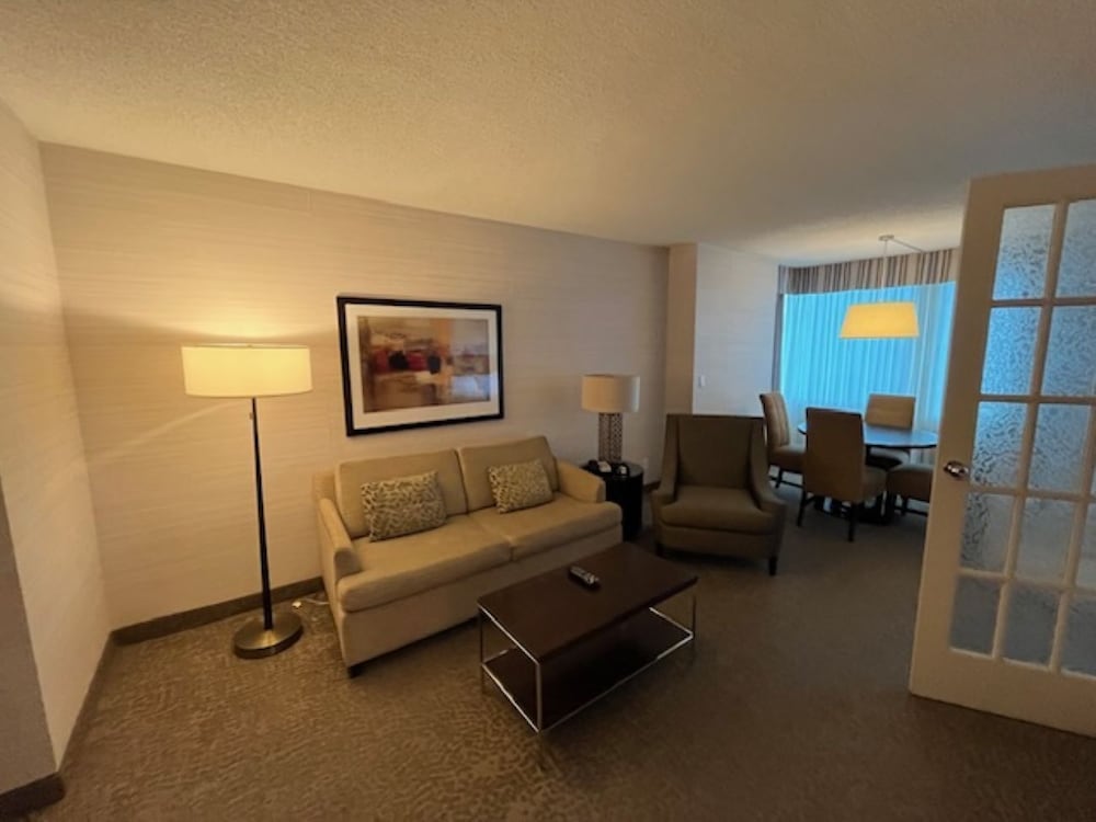 Deluxe Suite, Multiple Beds - Photo 13