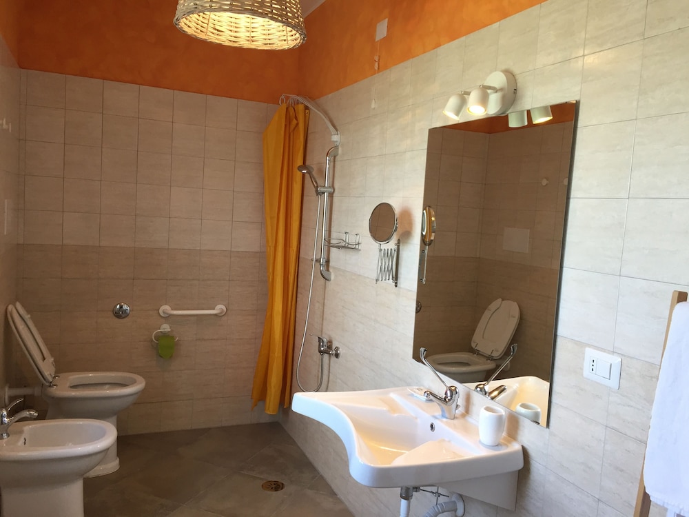 Classic Double Or Twin Room, Hill View photo 3