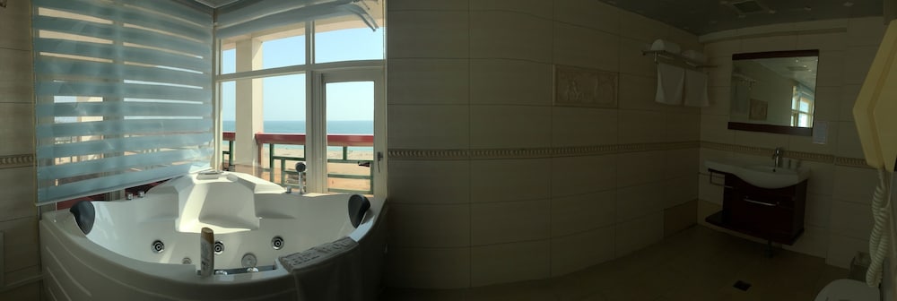 Grand Room photo 2