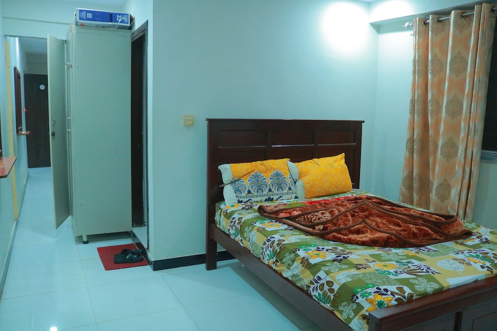 Suite - Photo 1