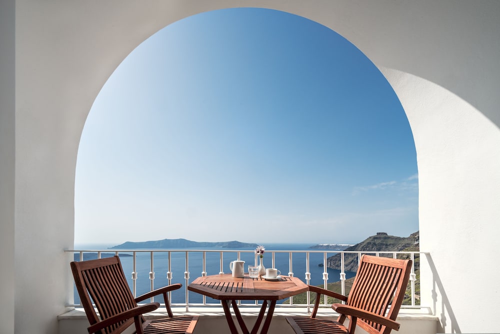 Classic Double Room, Balcony (Caldera & Volcano View)